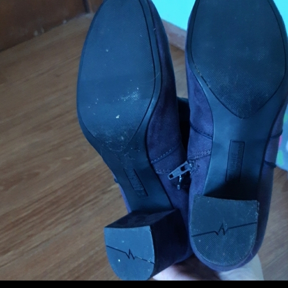 Womans boots - Picture 2 of 4